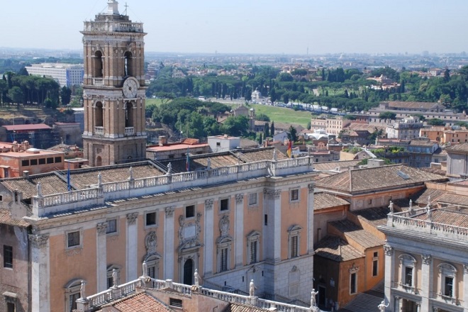 Roma's tweet photo. 📣 L'Assemblea capitolina, dopo l'ok in Giunta dello scorso luglio, ha approvato la #delibera relativa al Piano esecutivo per il recupero urbanistico del nucleo di edilizia ex abusiva Fosso dell’Osa – Via Polense km 18, nel #MunicipioVI.
✅ La delibera approvata è in linea con un importante percorso di recupero del territorio iniziato circa un anno e mezzo fa con la realizzazione della rete idrica che ha consentito agli oltre 1.100 residenti, dopo più di dieci anni di attesa, di avere l’allaccio all’acqua potabile e alla rete di smaltimento delle acque piovane.
Gli interventi proseguiranno anche in altre aree della città per garantire servizi efficienti in tutti i quartieri.
Info 👉 https://t.co/DrPWrzAKk7