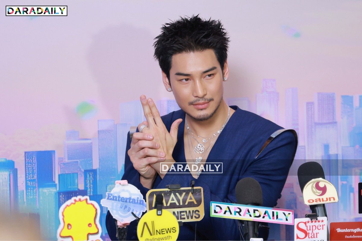 😋🪄ลุควันนี้หล่อคมเข้มแบบตี๋ใหญ่ แต่ “อาโป” คนนี้ยิ้มหวานเกินร้อยนะงับ🫶🥰
.
.
36TH KING POWER X APO
#อาโปณัฐวิญญ์ #POWERPASSxAPONattawin #ApoNattawin #daradaily #ดาราเดลี่ #ข่าวบันเทิง