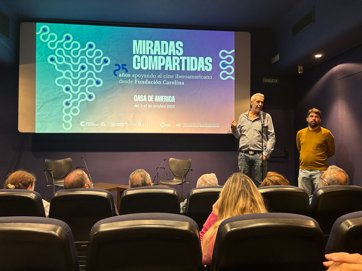 Red_Carolina's tweet photo. 🎥 Ayer, en el ciclo de cine #MiradasCompartidas pudimos disfrutar de la película “Vicenta B”, seguida de un conversatorio con su director @carlosdiazlech1 y el guíonista Nicolás Saad.
📍 en @casamerica
ℹ️ https://t.co/GrXGcUygbh
#25AñosApoyandoElCineIberoericano https://t.co/g6AFOCC0JU