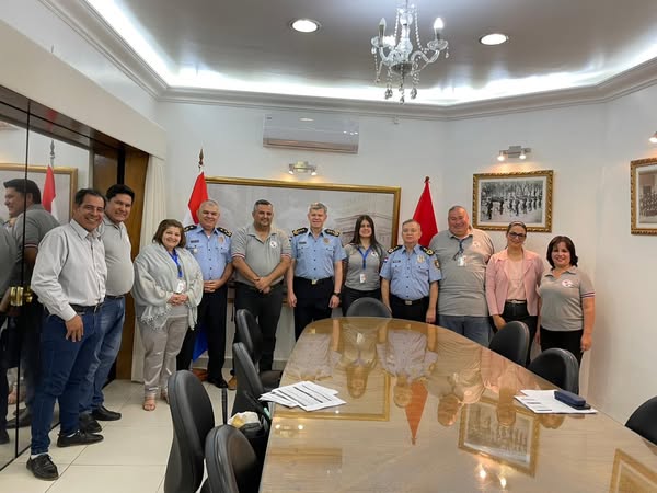 policia_py's tweet image. Reunión de trabajo en la sala de reuniones de la Comandancia.
facebook.com/share/p/1CSsUf…
@MDI_Paraguay