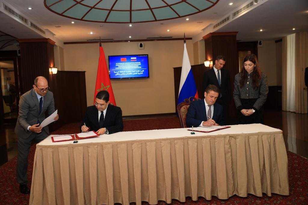 Marocdiplo_EN's tweet photo. On the occasion of the 8th session of the Morocco–Russia Intergovernmental Joint Commission, MFA Nasser Bourita, and Russia's Head of the Federal Agency for Fishery, Mr. Ilya Shestakov signed a new cooperation agreement on fisheries https://t.co/TKOcNxZxzQ