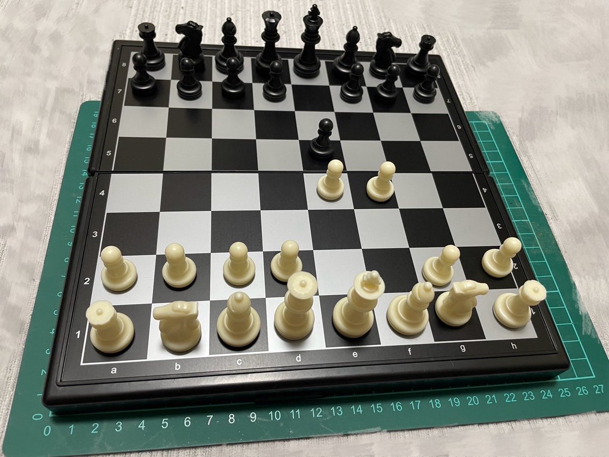 burdock2357's tweet photo. ダイソーのチェスセット買ってみました😆動かしやすくて良い感じです♟️🤏#チェス　#ダイソー https://t.co/iH933mDWUU