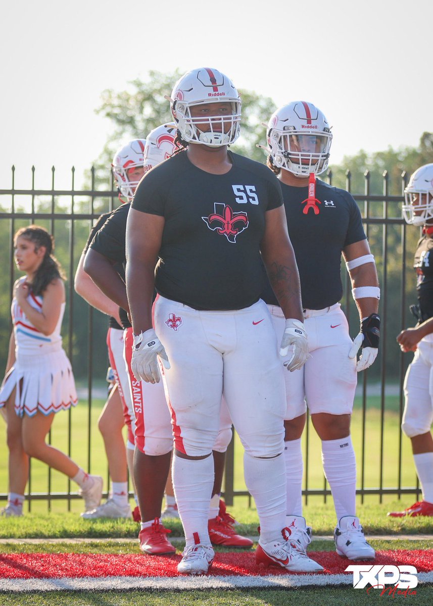 drobalwayzopen's tweet photo. FOOTBALL | Dallas First Baptist Academy's two-time TAPPS Division IV All-State defensive lineman Kore Thomas Bowling Green Commit on his OV! So proud of you big dog let’s go get another ring 💍 ‼️ @twftraining @FBAcademyDallas @jlovvorn7 @CH_kdt55 @TXPSMedia https://t.co/JDfcEwP2Nb
