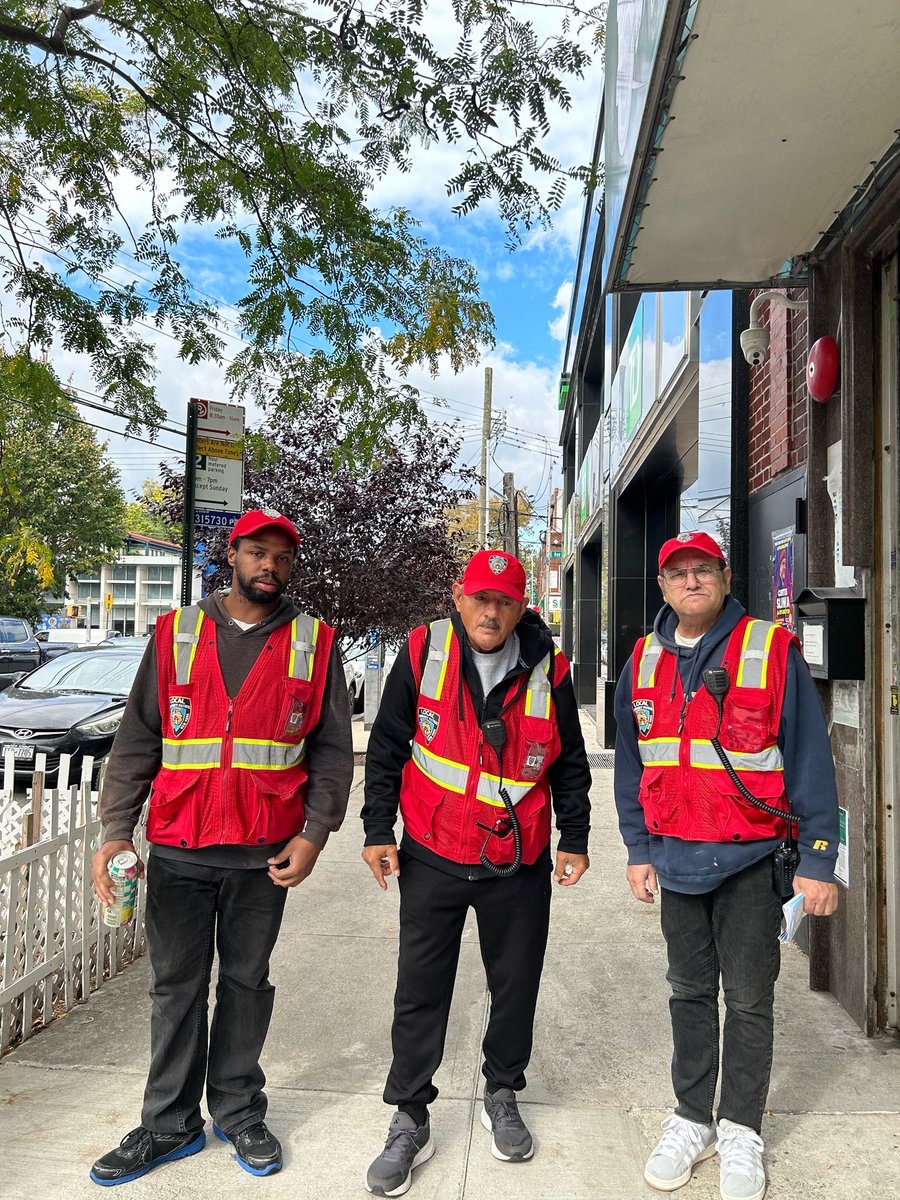 lcp_2023's tweet photo. (10/15/25) Yesterday, the Local Community Patrol team was out on duty, walking the streets and watching out for our neighborhoods. Our amazing volunteers stayed visible, alert, and ready to help where needed. https://t.co/so6xIS6q4Y