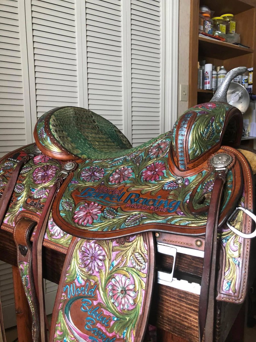 MrPitbull07's tweet image. “I found this trophy saddle in my grandfather's barn three months after his funeral and almost threw it away because it looked beyond saving.
It was buried under moldy tarps and decades of dust, the leather cracked and faded, that gorgeous turquoise seat oxidized to almost…