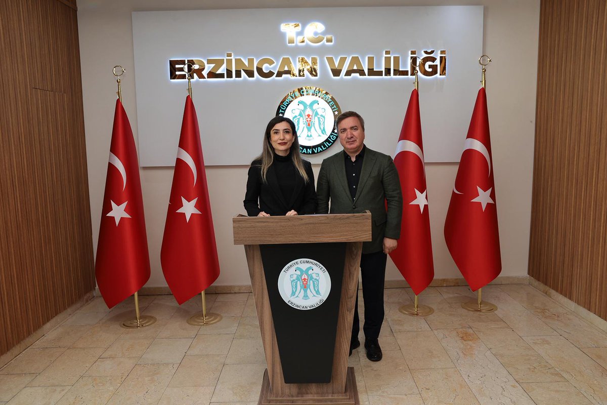 Alevi-Bektaşi Kültür ve Cemevi Başkanı Sayın Esma Ersin, Valimiz Sayın Hamza Aydoğdu'yu makamında ziyaret etti.

Nazik ziyaretlerinden dolayı kendilerine teşekkür ediyoruz.