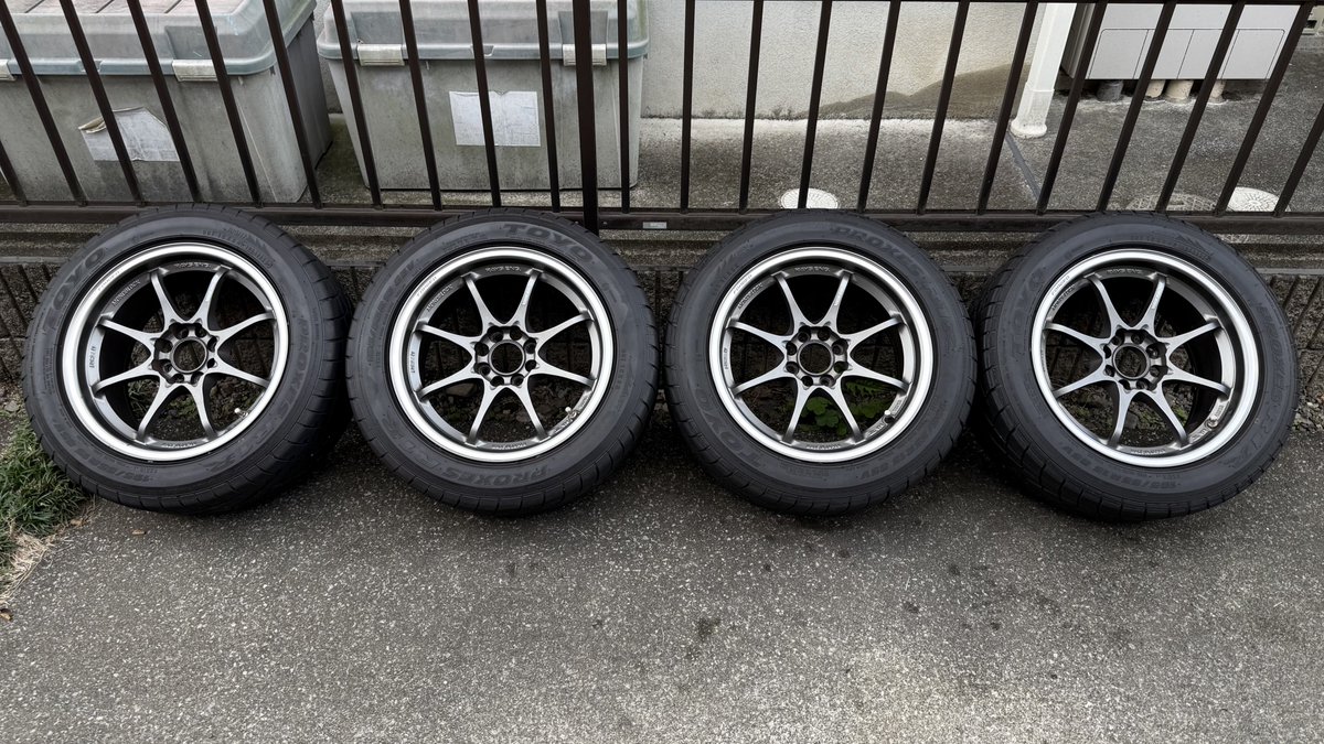 asai_1209's tweet image. 売ります
VOLK RACING
CE28 CLUB RACER 15x7J+13 PCD100 4H
村上モータース特注オフセット!
1本のみ飛び石傷があります(4枚目参照)
購入後、2000キロほど走行したR1Rが付いてますが、うち2本は干渉傷があるため緩衝材程度でお考えください。
群馬県内手渡し希望
180000円
#ホイール売ります