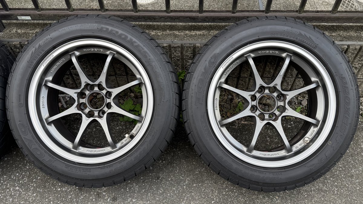 asai_1209's tweet image. 売ります
VOLK RACING
CE28 CLUB RACER 15x7J+13 PCD100 4H
村上モータース特注オフセット!
1本のみ飛び石傷があります(4枚目参照)
購入後、2000キロほど走行したR1Rが付いてますが、うち2本は干渉傷があるため緩衝材程度でお考えください。
群馬県内手渡し希望
180000円
#ホイール売ります