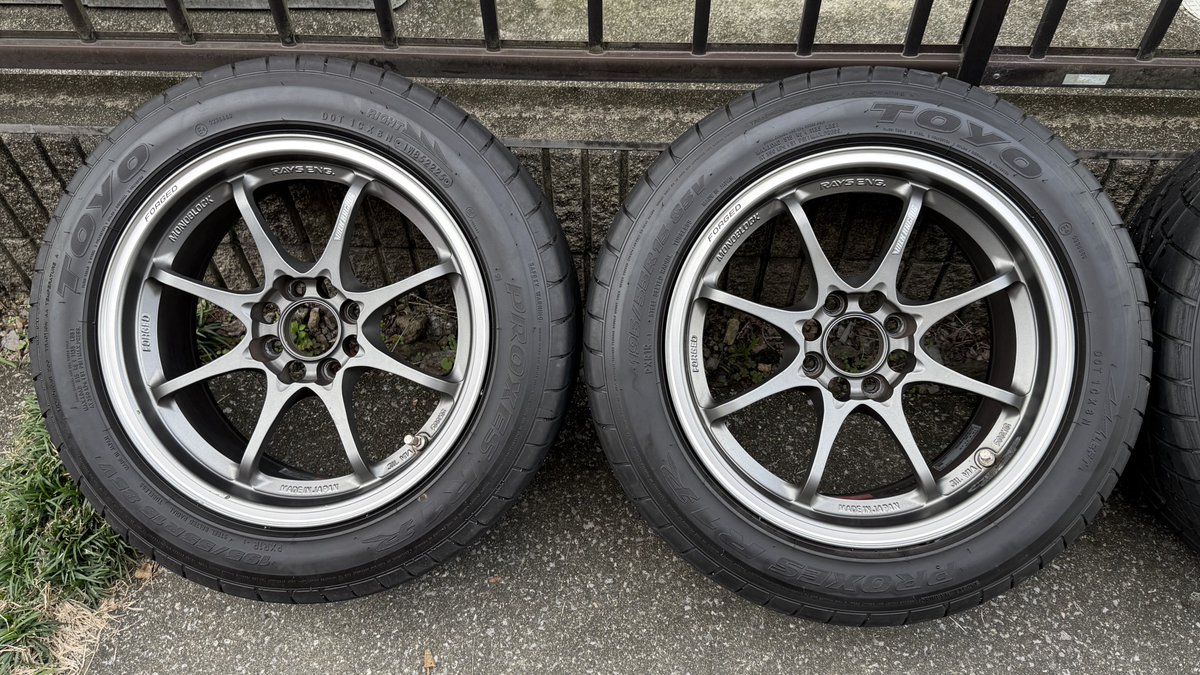 asai_1209's tweet image. 売ります
VOLK RACING
CE28 CLUB RACER 15x7J+13 PCD100 4H
村上モータース特注オフセット!
1本のみ飛び石傷があります(4枚目参照)
購入後、2000キロほど走行したR1Rが付いてますが、うち2本は干渉傷があるため緩衝材程度でお考えください。
群馬県内手渡し希望
180000円
#ホイール売ります