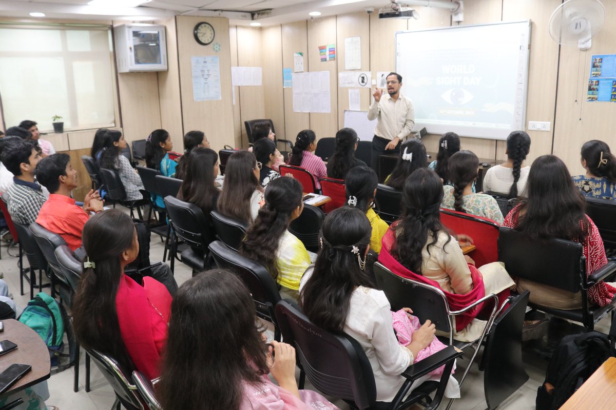 islrtc's tweet image. ISLRTC observed #WorldSightDay under the guidance of Dir. Sh. Kumar Raju, raising awareness on eye health & inclusion for persons with visual impairments.
Together, we pledged for better vision & a more inclusive society! 💙👁️🗨️
#EyeHealth #Inclusion #Accessibility