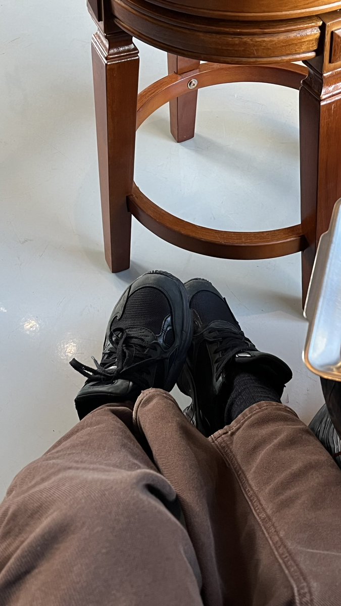 Мои вечные кроссовки и вкусный кофе