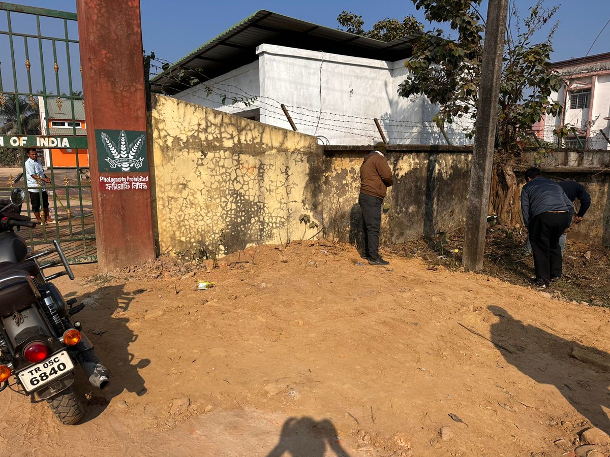 🚮 In line with #SwachhataHiSeva2025, Divisional Office Agartala &amp; it’s depots joined hands for “Ek Din, Ek Ghanta, Ek Sath” – a one-hour Shramdaan Special Cleanliness Drive. Together for a cleaner, greener tomorrow 🌍✨ was conducted on 14/10/2025 #EkGhantaShramdaan