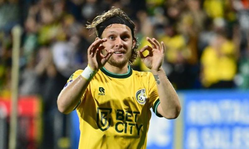 MartCoenen's tweet photo. Kan iemand van @FortunaSittard de fans laten weten wat de status is omtrent #Halilovic?
Publiekslieveling van weleer is spoorloos.
Waarom is het informeren van de achterban toch zo moeilijk? Half Sittard heeft shirtje(s) met zijn naam achterop.
#FortunaSittard #Wizzerd https://t.co/MrroN3xNO4
