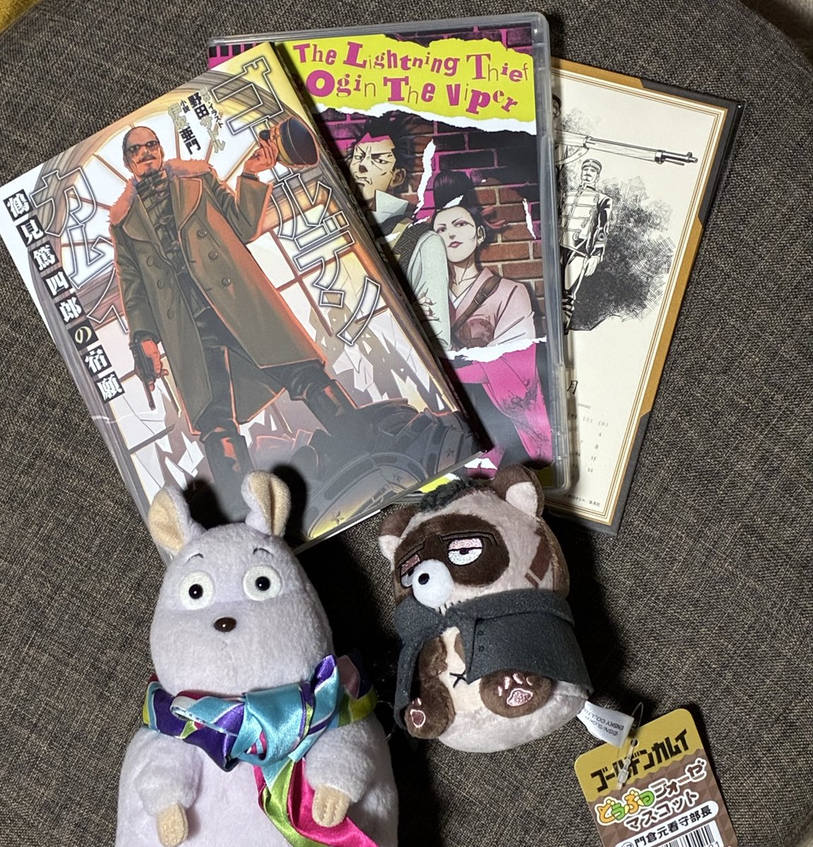 ringonohito___'s tweet photo. 鶴見さんのキラキラ✨ポストカードすてきー☺️
稲妻⚡️ボニクラ夫婦のお話も見るの楽しみ٩( ᐛ )و https://t.co/LuahAIYdTv