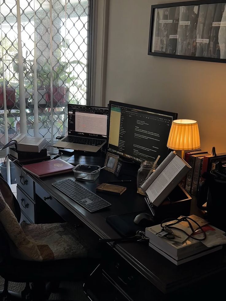 ceelune_'s tweet image. working for the life I promised myself