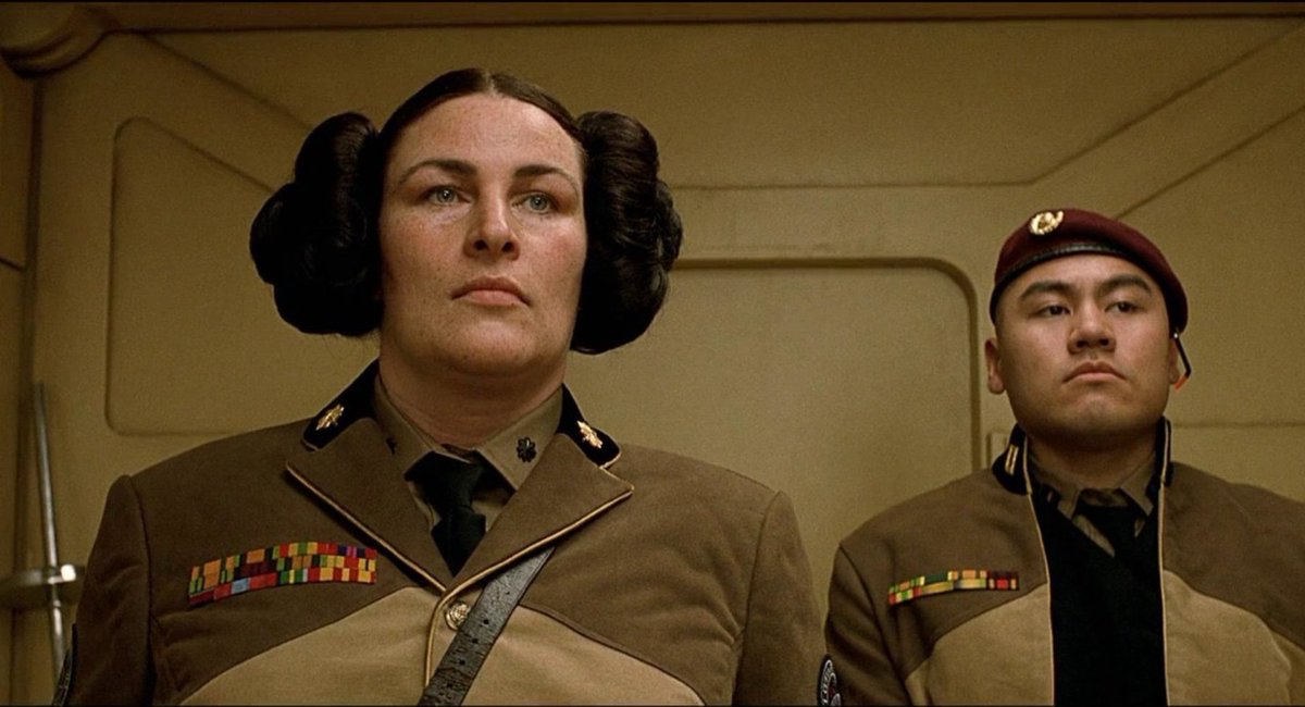 super_VHS's tweet image. Запости любимого актера/актрису в двух разных ролях, чтобы показать их актерский диапазон