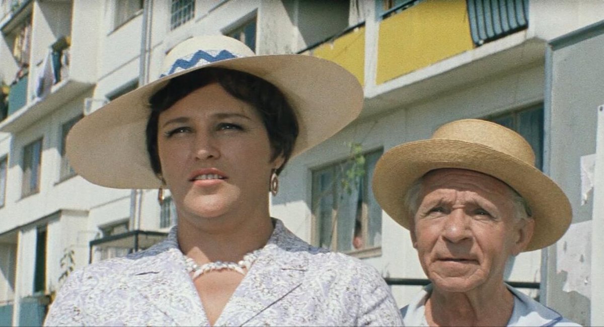 super_VHS's tweet image. Запости любимого актера/актрису в двух разных ролях, чтобы показать их актерский диапазон