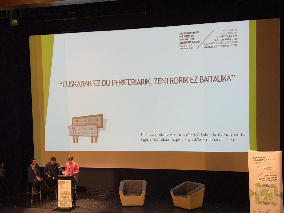 ueu_orokorra's tweet photo. Euskarak ez du periferiarik zentrorik ez baitauka.

Alaitz Aizpuru, Mikel Artola eta Haritz Garmendia (Ikerlariak).

#Arnasguneak2025 https://t.co/EWpzxs1Fmb