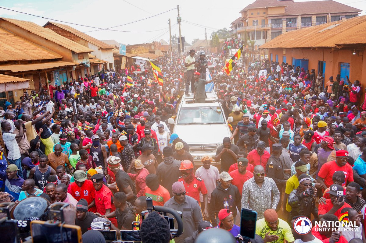 The dust in Busia is already rising to the dances of the revolutionary Bobi Bobi tunes.
#PeoplePowerOurPower 
#ProtestVoteUg2026
