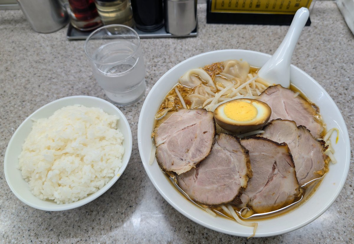 渋谷駅の喜楽に寄ってチャーシューワンタン麺を食べて何とかメンタル回復😇
箸で啜る度に肘が痛くて泣けた🫠
本日の赤羽P4で92大会目終了。
100大会まで残り8。厳しくなってきた🫨