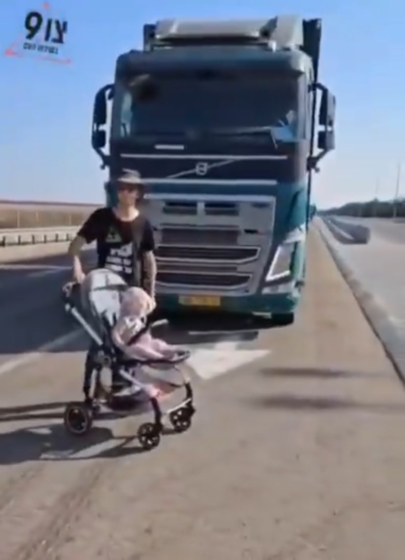 G3dCYZUW4AAaO8U?format=jpg&name=medium