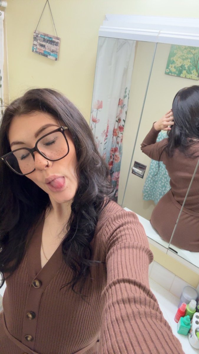 Krissy After Dark tweet media
