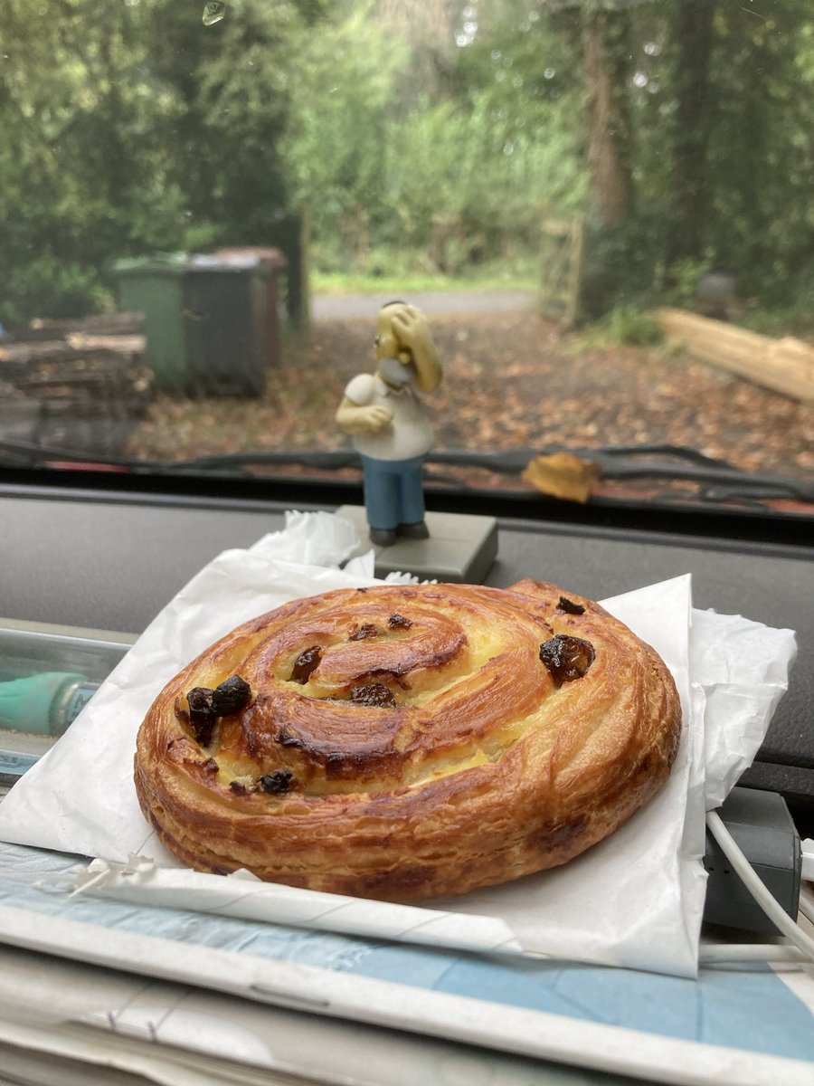 Friday cake this week is more of a pastry than cake ! Limited choice in the village store this morning,  freshly made and pretty good as it happens .👍 work to be done today , dining in the van. 🍰 #FridayCake
