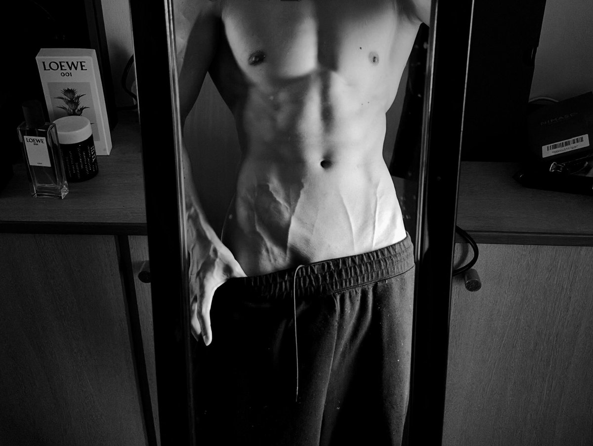 JF76JF's tweet photo. حطي نقطة بالخاص واجننك 🔥🔥 https://t.co/Kv7BdGLJCQ