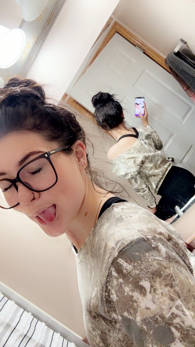 Krissy After Dark tweet media