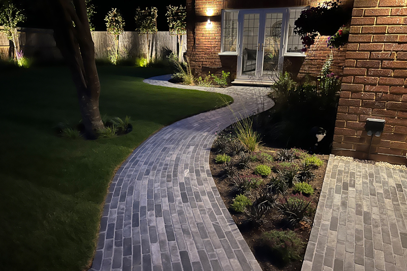 proelectrician's tweet image. Why is low-voltage lighting ideal for professional landscapes?

Find out more here - bit.ly/4hxfwA1

@lightprotrade #lowvoltagelighting #outdoorlighting #lightingsystem