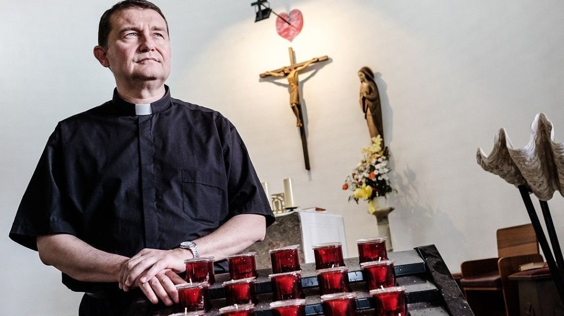 Se ha hecho justicia con el Padre Custodio.
No se puede usar el delito de odio para atacar a los católicos mientras se exculpa a los que piden dinamitar una basílica o apedrear a los sacerdotes.