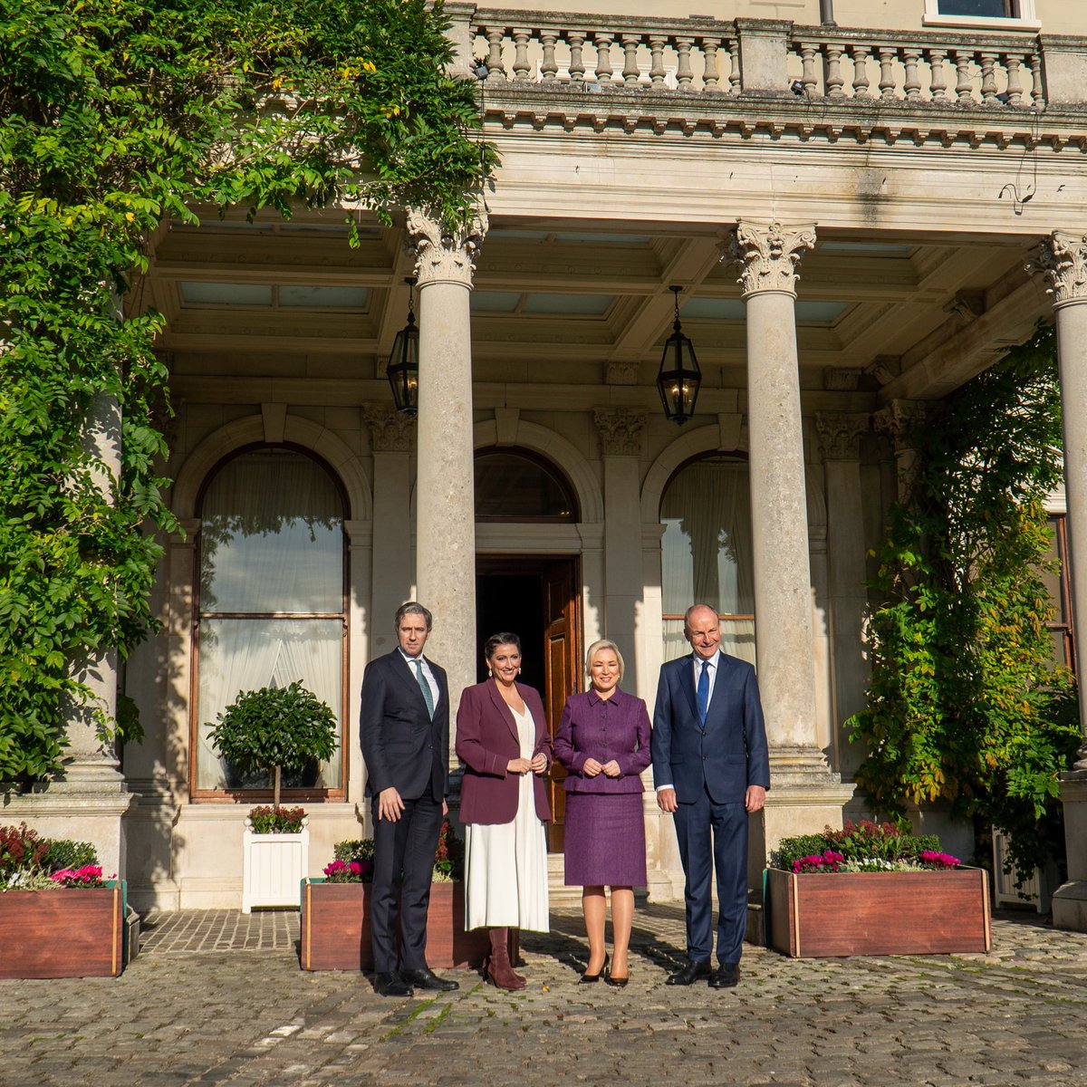 MichealMartinTD's tweet photo. Pleased to host the 30th plenary meeting of the NSMC in Farmleigh, and to welcome First Minister Michelle O’Neill and deputy First Minister Emma Little-Pengelly

Lots to discuss on how we can work together on shared goals and cooperate for the benefit of people across this island https://t.co/9WXOOLYeOE
