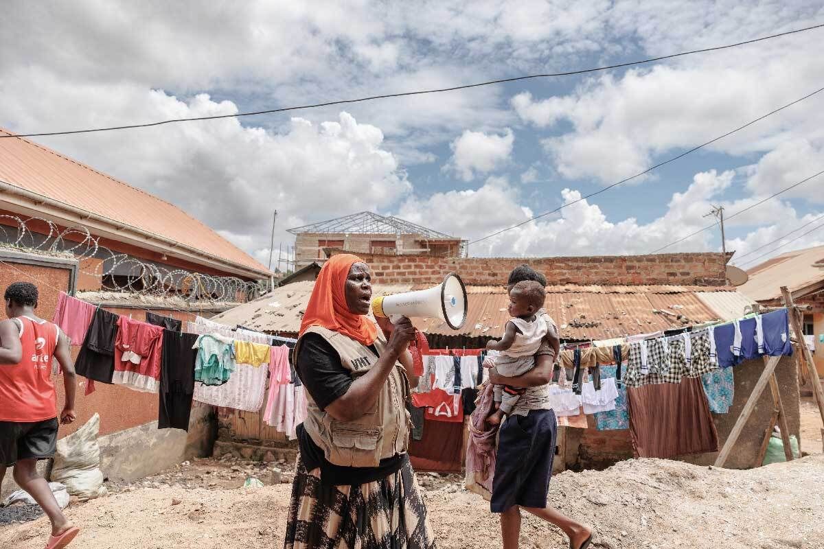 "We thought they didn't understand vaccines. Turns out they understood perfectly... they just didn't trust us." 

5,000 health workers from 60+ countries met online to figure out the cause of vaccine hesitancy in their communities. Here are some of their insights. 🧵