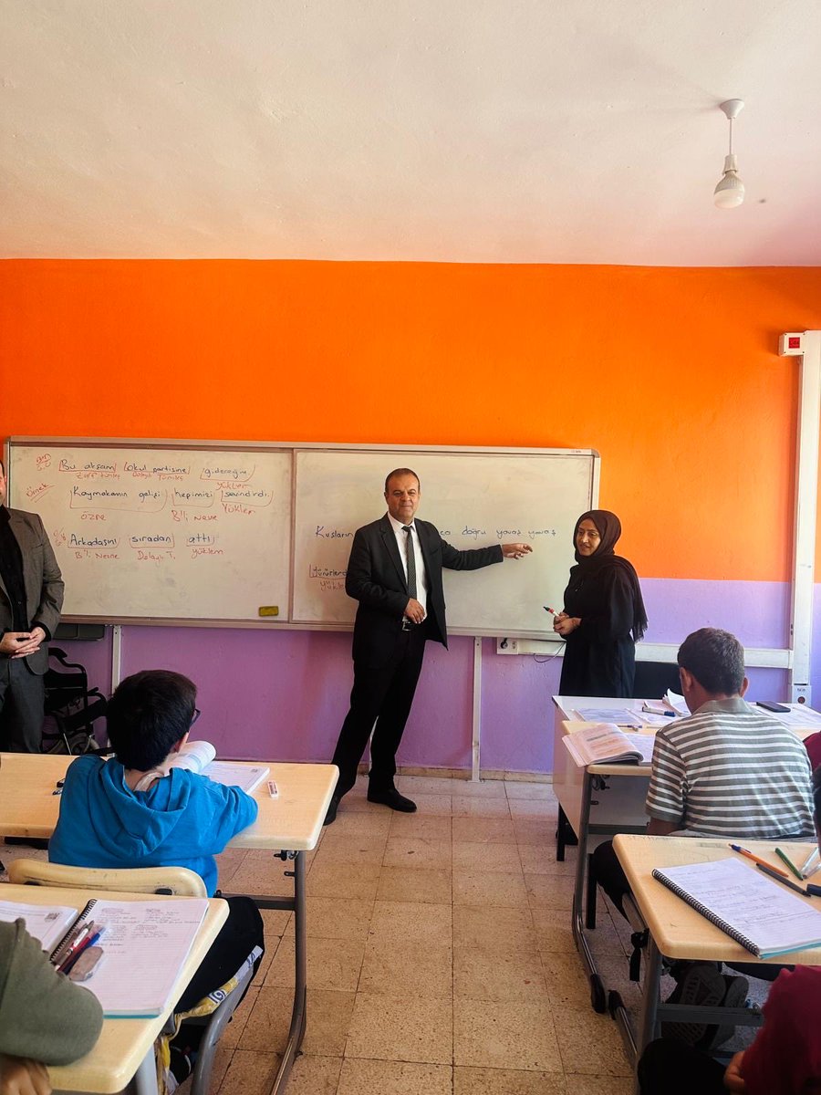 İlçe Milli Eğitim Müdürümüz Cengiz KILIÇ Kırsal Yavuzlar İlk/Ortaokulunu ziyaret 8.Sınıf Öğrencilerine LGS Sınavı ile alakalı tavsiyelerde bulundu.
<a href="/tcmeb/">Millî Eğitim Bakanlığı</a>
<a href="/DerikKaymakam/">T.C. Derik Kaymakamlığı</a>
<a href="/ali_eyyupkoca/">Ali Eyyupkoca</a> 
<a href="/mardinilmem/">Mardin İl Millî Eğitim Müdürlüğü</a>
<a href="/yemrebayrakli/">Yunus Emre Bayraklı</a>