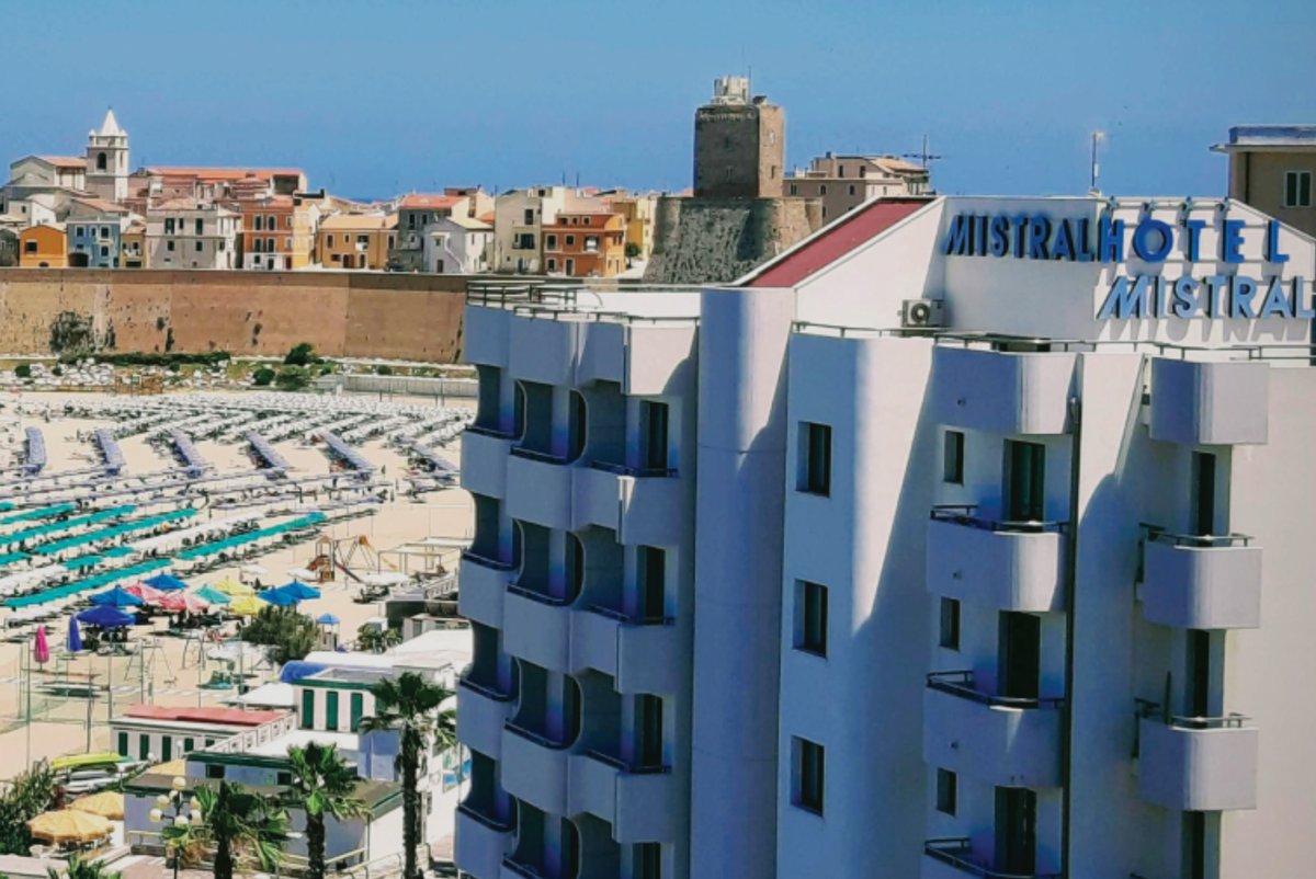 4* HOTEL MISTRAL / TERMOLI
#Pietrelliporte #pietrellidoors #Hoteldoors  #porteperhotel #portehotel 
#hotel #doors #porte #DesignHotel #Soundproofingdoors #Insonorizzazione #fireresistantdoors #eidoors #reidoors