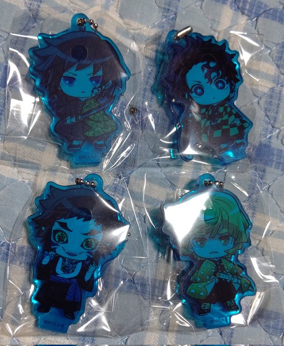 無事出会えたから、たんじろうと義勇さんが出るまで回すぞって挑戦したら4回で無事お出迎え出来た♪嬉しい! 