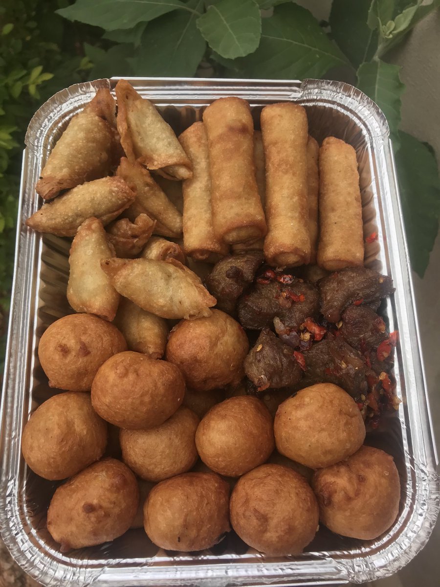 Small chops will be available tomorrow 💃💃💃💃

You can get a pack as low as 2k
You heard right, 2k 

Location: Benin city 

Place your orders via DM or click on the link in our bio 🙏