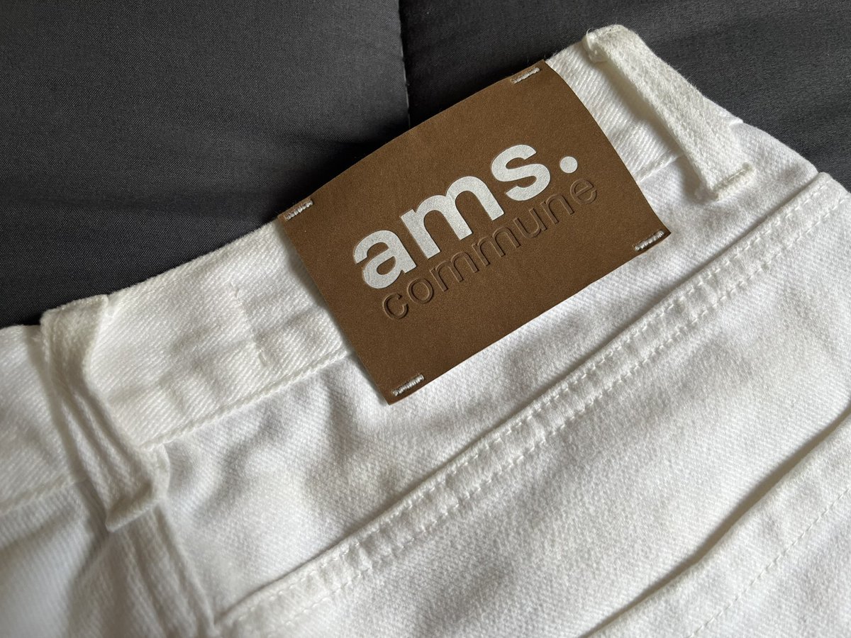 gasxx75's tweet image. ʕ•ᴥ•ʔ : ams.commune กางเกงยีนส์ทรงกระบอกสีขาว

size ; L
price ; 220฿

🗯️ สินค้าเป็นสินค้ามือสองอาจมีตำหนิบ้างเล็กน้อยขอคนรับได้นะคะ ไม่รับเปลี่ยนหรือคืนเงินนะคะ ขอบคุณค่า

#ส่งต่อเสื้อผ้า #โล๊ะตู้ #เสื้อผ้ามือสอง #ส่งต่อเสื้อผ้ามือสอง #ส่งต่อเสื้อผ้ามือ2