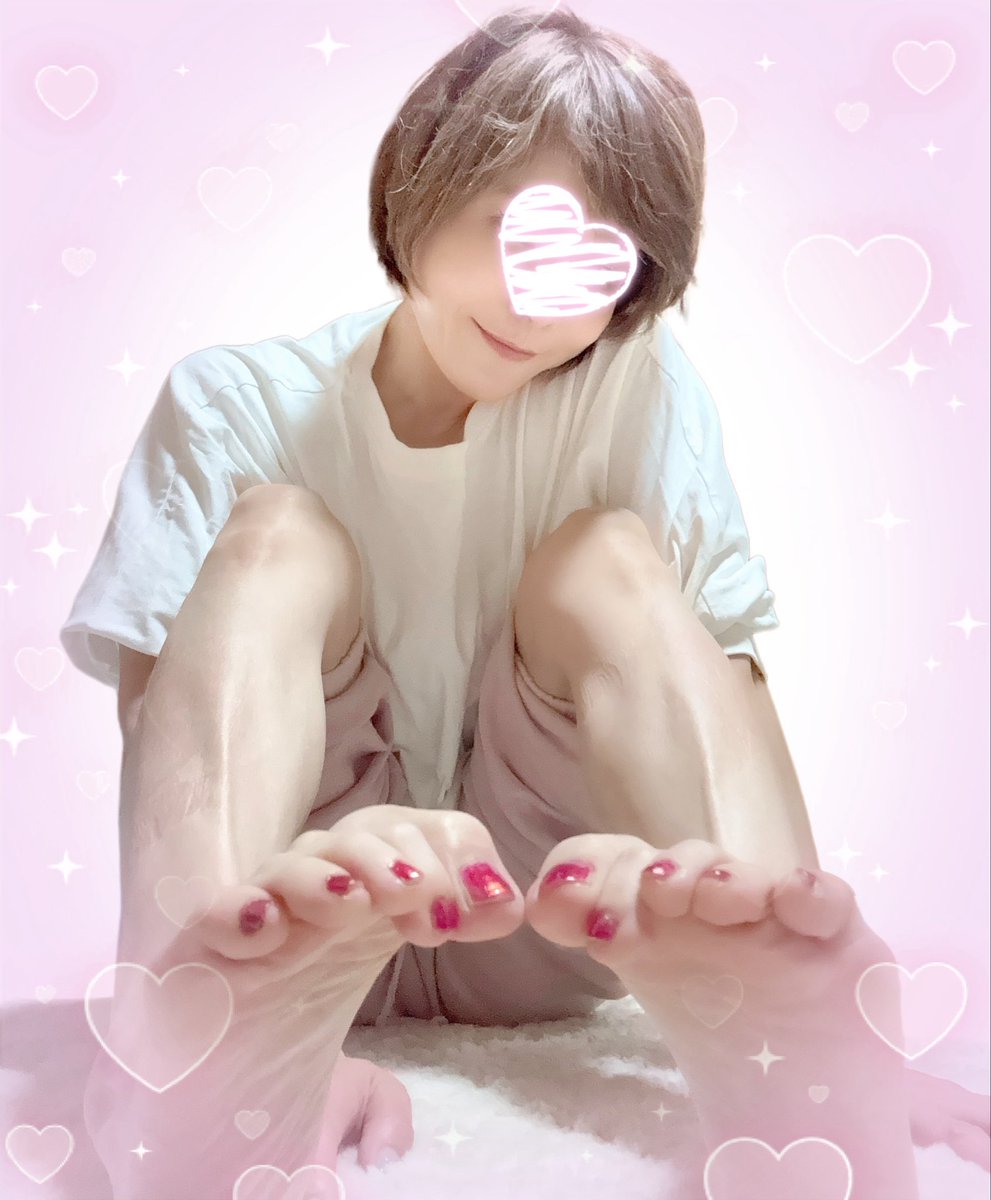 ありがたいことに
リクエストでお仕事延長💕
今日は遅くなるから
先にお疲れ様するね
みなさまお疲れ様でした❣️
私はまだ頑張ります☺️
ネイル赤にしましたよー