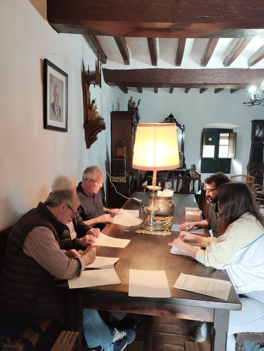 acgarrotxa's tweet image. Aquesta setmana s&apos;ha signat la cessió a l&apos;@ajmieres
del Fons Mas Bruguer (1281-1954), del veïnat del Samuntà de Baix, de #Mieres, amb destí a l&apos;@acgarrotxa.
@patrimonigencat @CCGarrotxa @OlotCultura
#XAC #PaisArxius #patrimonidocumental
xac.gencat.cat/ca/llista_arxi…