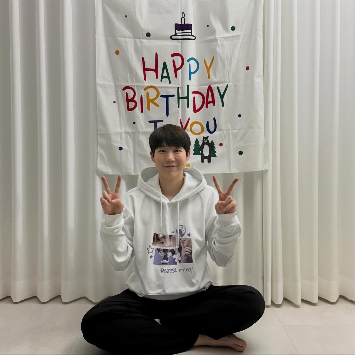 lsy_sogood's tweet photo. 복슬강아지 같은 귀여운 외모에
코트 위에선 만능 육각형 아힛 소영선배가 되고
장난꾸러기에 팬사랑 넘치는 이툐영인데
어떻게 끌리지 않을 수가 있겠어
우리 소영이 생일 축하해 햅삐소영데이💙

#오늘은_소영이가_주인공이야
#이소영이_끌리는_이유
#이소영 https://t.co/Tge4xn9rNc