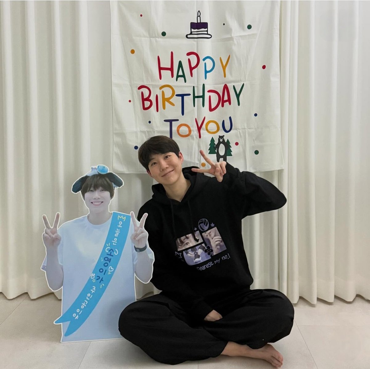 lsy_sogood's tweet photo. 복슬강아지 같은 귀여운 외모에
코트 위에선 만능 육각형 아힛 소영선배가 되고
장난꾸러기에 팬사랑 넘치는 이툐영인데
어떻게 끌리지 않을 수가 있겠어
우리 소영이 생일 축하해 햅삐소영데이💙

#오늘은_소영이가_주인공이야
#이소영이_끌리는_이유
#이소영 https://t.co/Tge4xn9rNc