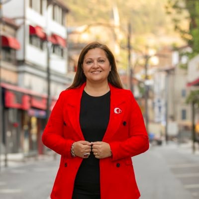 Burcu Köksal
Bulunduğum yerdeyim hiç bir yere gitmiyorum 👏👏