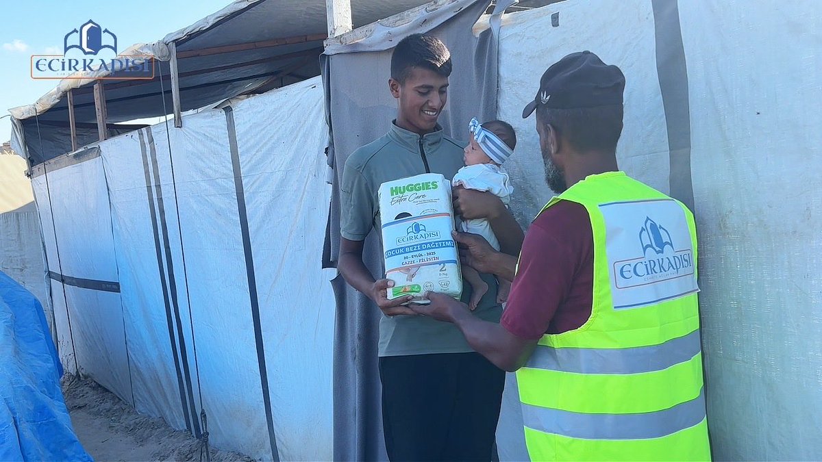 ecirkapisien's tweet photo. As the Ecir Kapısı Association, we have provided diaper support to families in Gaza.

We pray that our Lord accepts this good deed you have done and sends His help to the oppressed. 🤲🏻 https://t.co/Jtmxesi9Gk