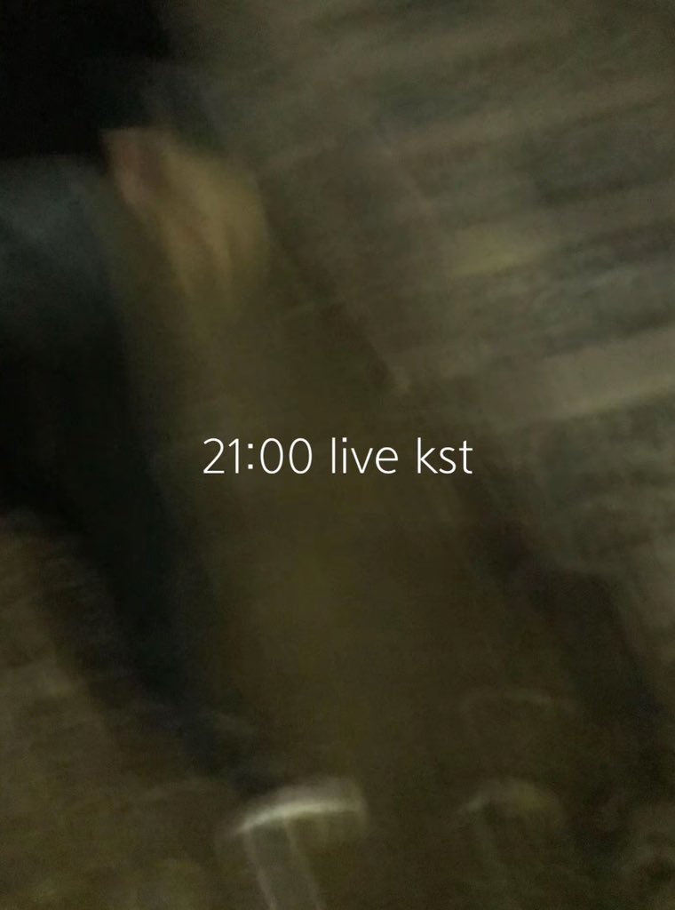 GlobalJunhyuk's tweet image. 251017 Junhyuk tiktok story update!

“21:00 live kst”

#이준혁 #LEEJUNHYUK #李埈赫
#폴라릭스 #POLARIX #イジュニョク 
@POLARIX1228