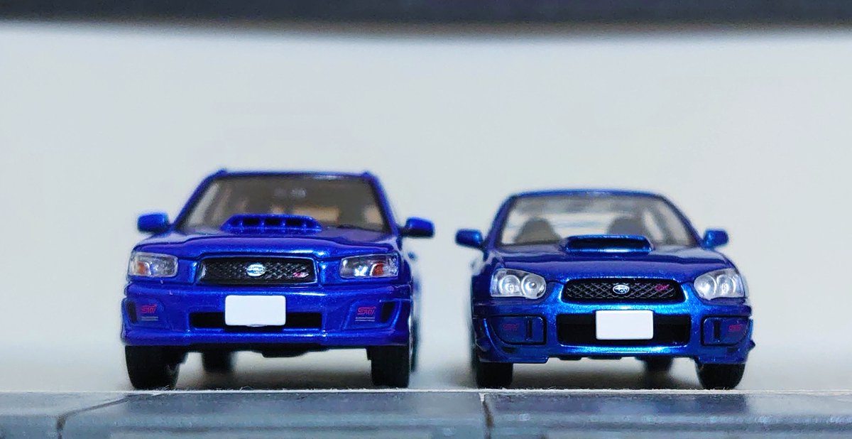 leoleo_craft's tweet image. TLV NEOのGDBインプレッサとSF5フォレスターとの比較

WRブルーの色合いがメーカーによって違うのが面白い🤔
世代が同じだからSTIバンパーの雰囲気が似てる
初代フォレスターSTiのモデル化もお願いします🙇

#トミーテック #トミカリミテッドヴィンテージNEO #MODELMODEL
#フォレスター #インプレッサ