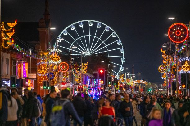 Leicester_News's tweet photo. There are lots of #Diwali inspired free and low-cost activities taking place in #Leicester tomorrow (Sat), including crafts at Belgrave Library,  a River of Lights celebration and Diwali fun at @HaymarketLeics. More info here: 
https://t.co/KOm4fTuJ5V https://t.co/V24KvxaVml