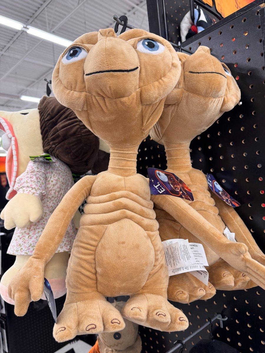 What do you think? Should ET be part of #SpiritHallowee's haunted dolls? ET is loveable!