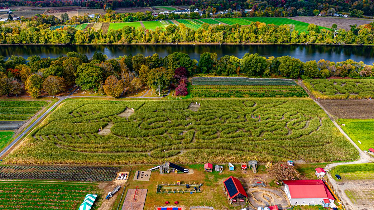 WesternMADrones's tweet photo. Mike's Maze at Warner Farm. Best corn maze in the US right here in #westernmass #tistheseason #cornmaze #Halloween #funforeveryone #DronePhotography #westernmassdrones https://t.co/6qPrpiSeTA
