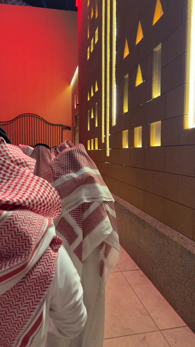 sh_ffm's tweet photo. #محمد_عبده_في_شقراء واسأل مغني كايدات الطروقي .. https://t.co/VqKfp72Cpy